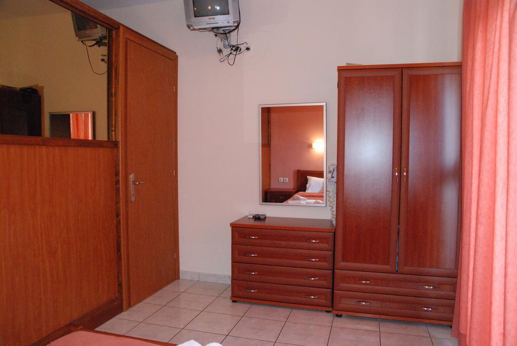 סקאלה סוטירוס Monemvasia Hotel חדר תמונה